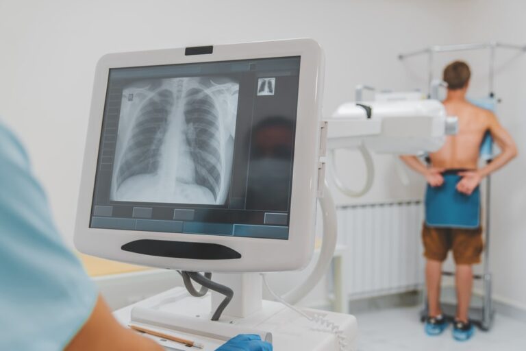 doctor-using-chest-x-ray-machine